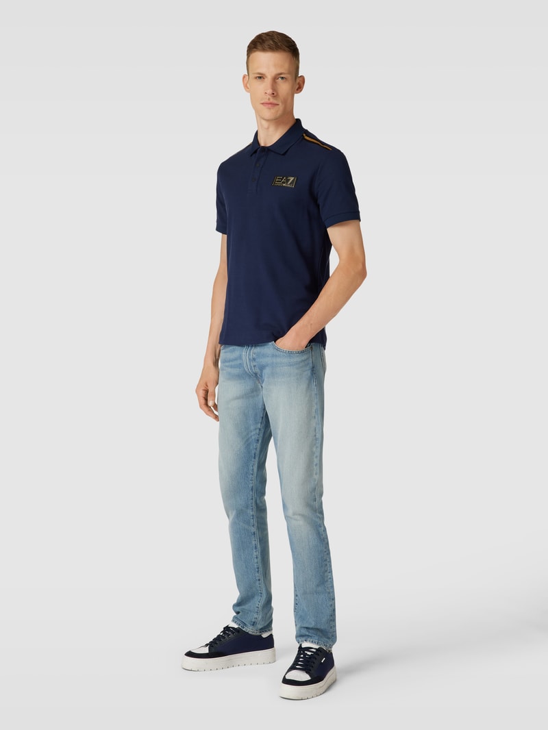 Poloshirt mit Label-Print in marineblau