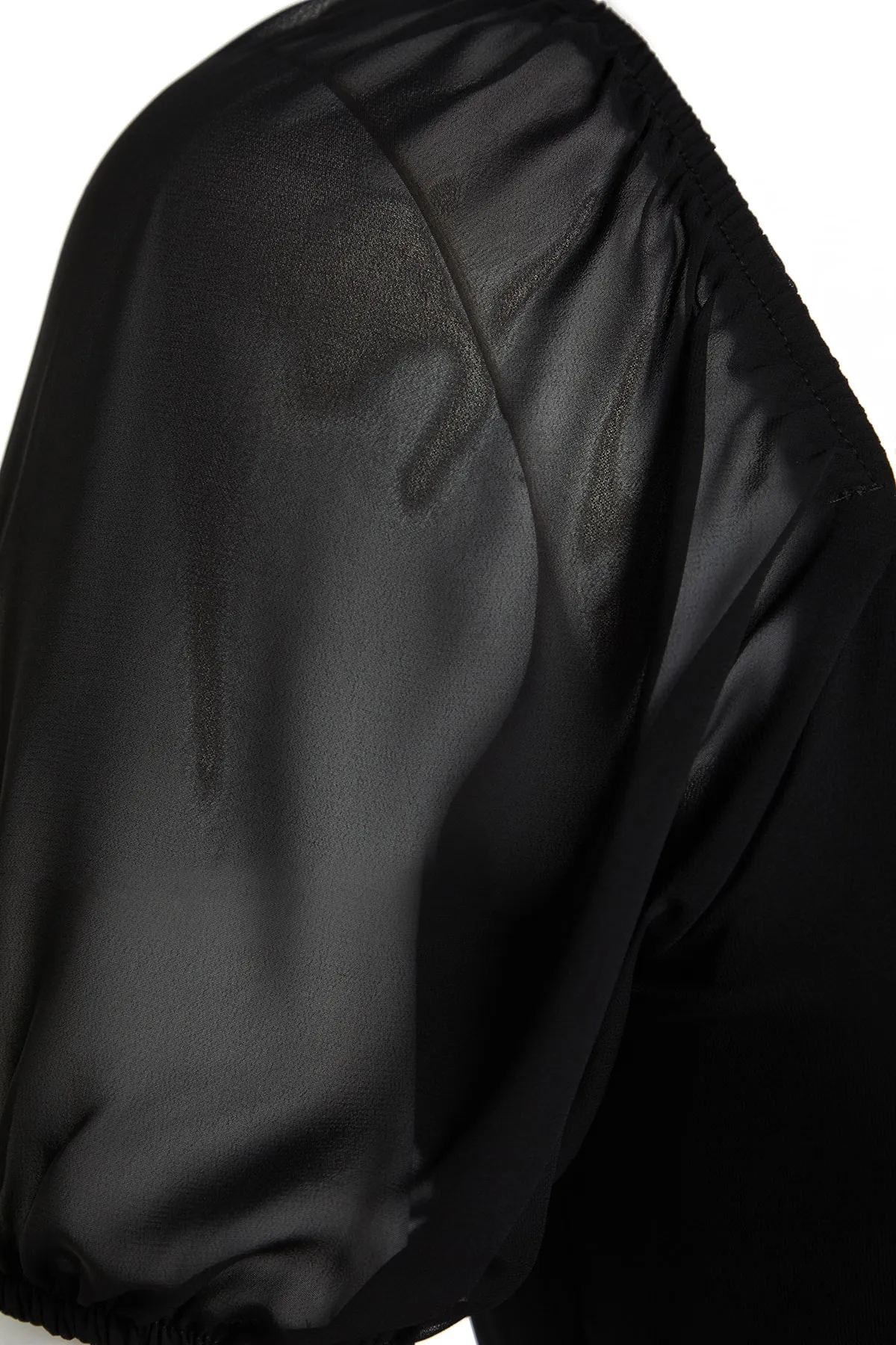 Trendyol Curve  Schwarzes gewebtes Kleid mit Schlitz TBBSS22AH0012
