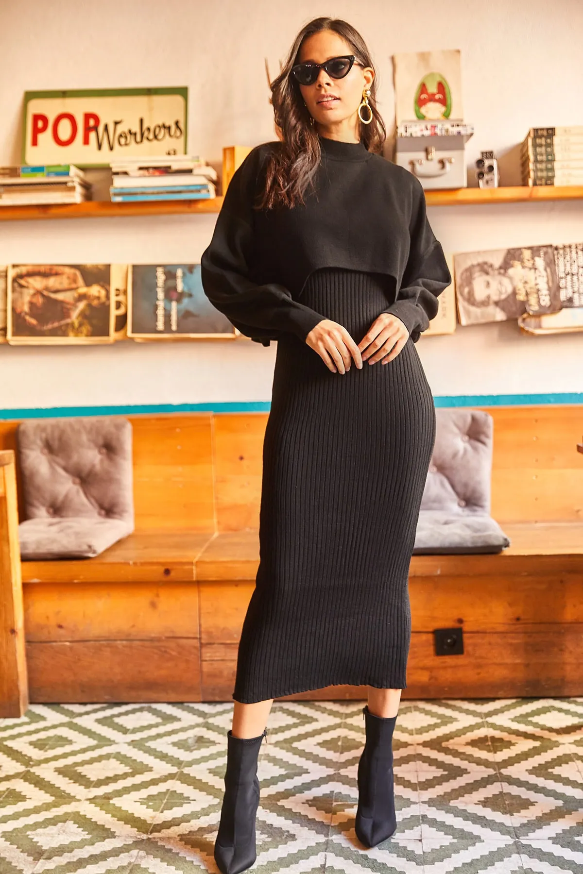 Olalook  Schwarzes Damen-Oberteil, kurzes Sweatshirt, Trägerkleid, Strickanzug, TKM-19000176