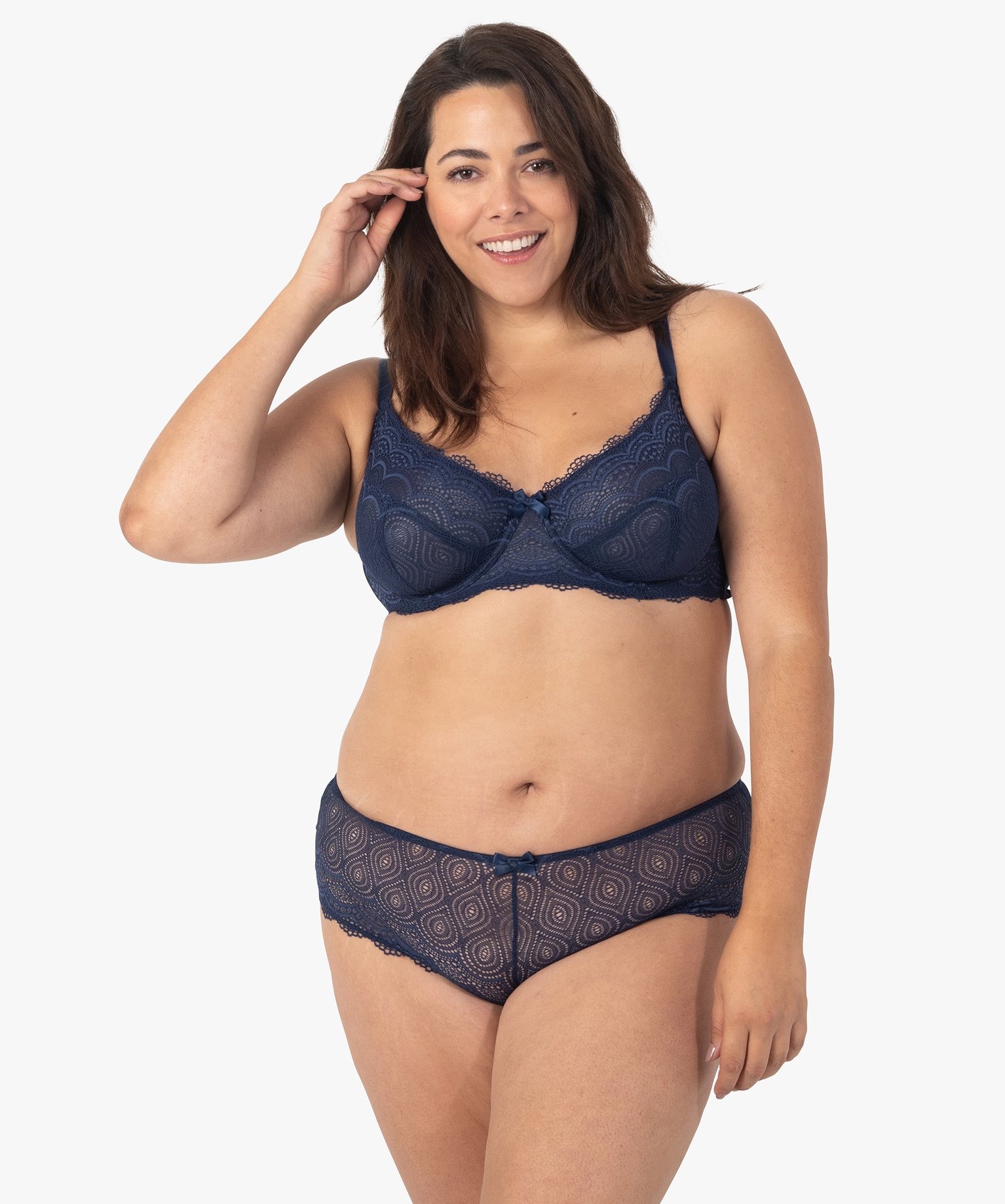 Soutien-gorge emboitant grande taille à armatures en dentelle marine | GEMO