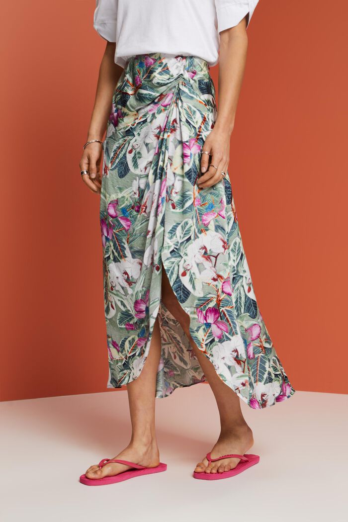 Skirts woven