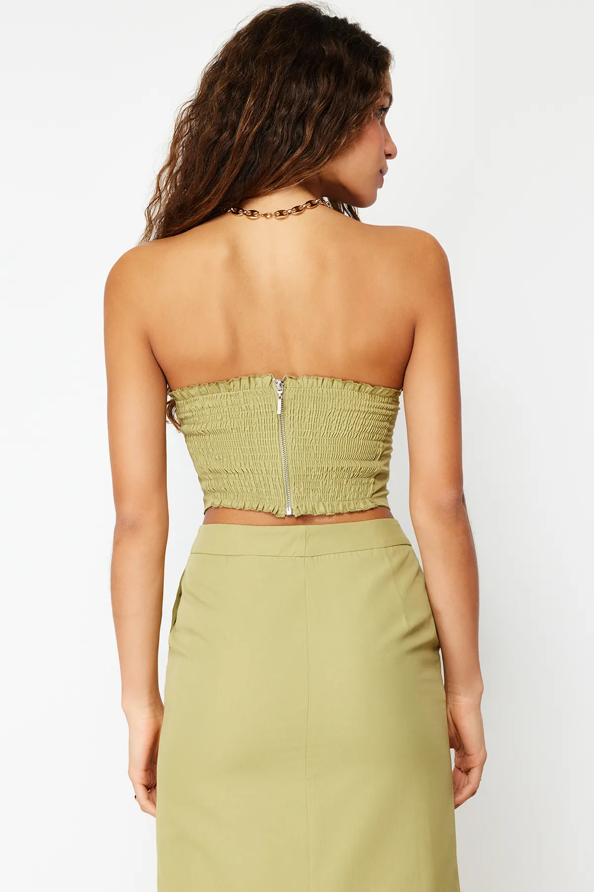 Trendyol Collection  Khakifarbene Premium Crop Trägerlose Webbluse TWOSS24BZ00242