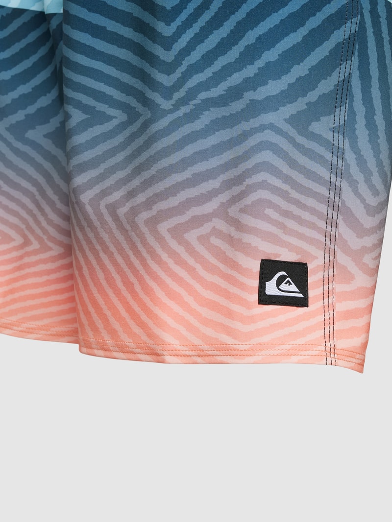 Badehose im Colour-Blocking-Design Modell 'SURFSILK' in schwarz