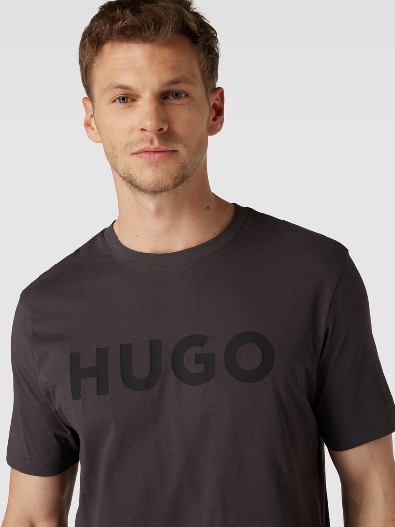 T-Shirt mit Label-Print Modell 'DULIVIO' in dunkelgrau