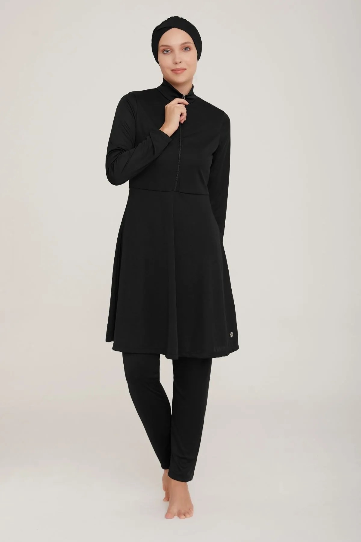 Remsa Mayo  Vollständig mit Lycra bedeckter Hijab-Badeanzug Mayfree Plain 9020 Schwarz Remsa-Badeanzug
