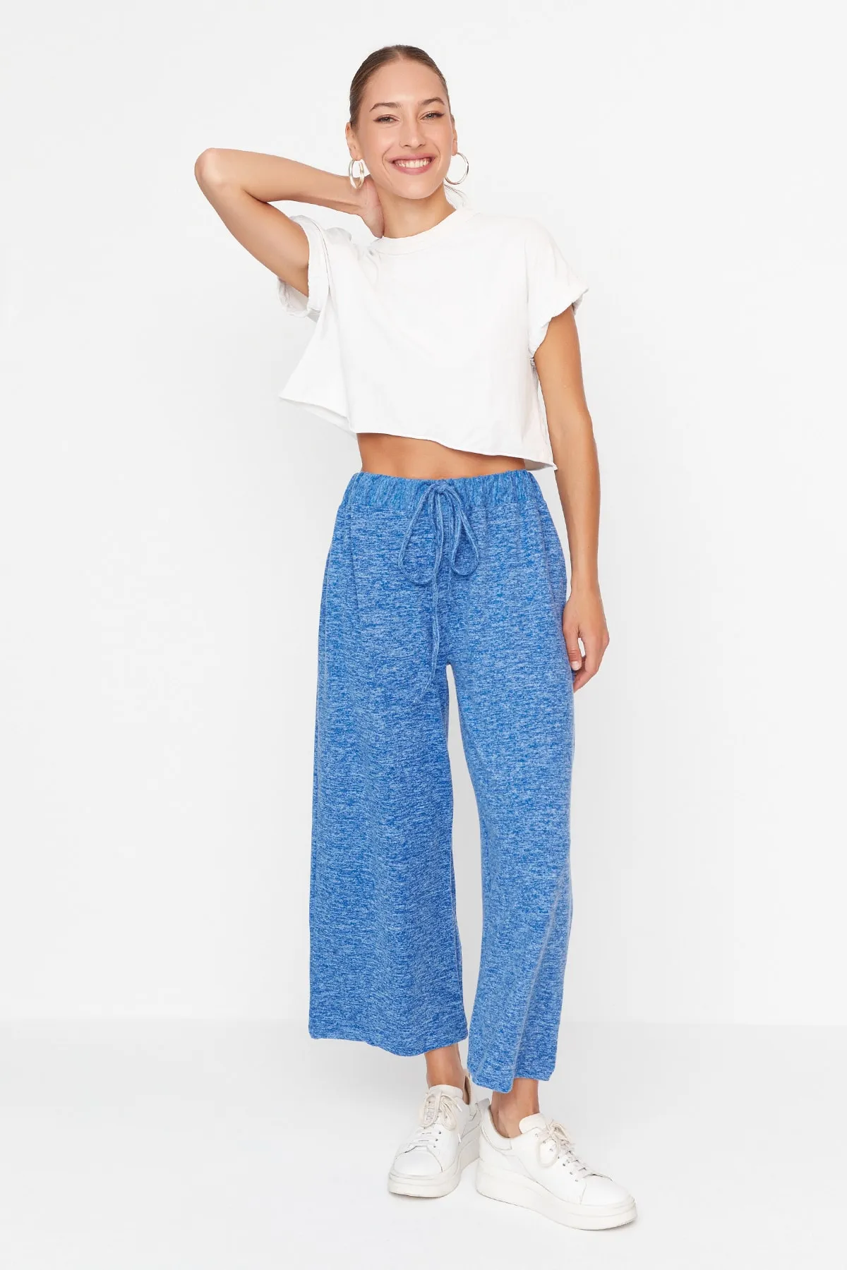 Trendyol Collection  Indigo Culotte Dick gestrickte Jogginghose TWOAW21EA0037