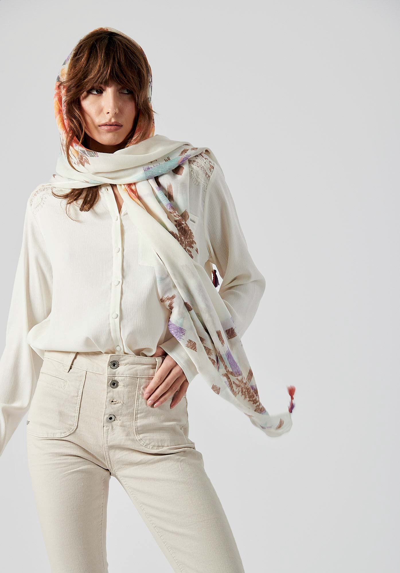 FINI   Chèche blanc imprimé femme