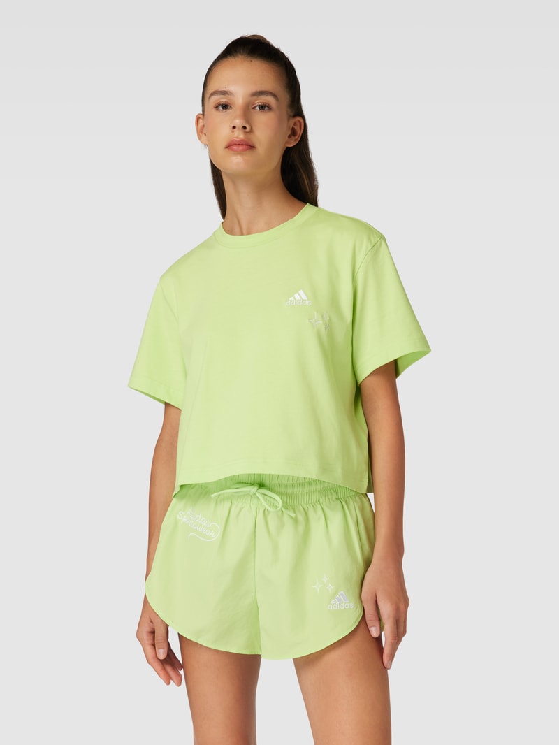 Cropped T-Shirt mit Label-Stitching in schwarz