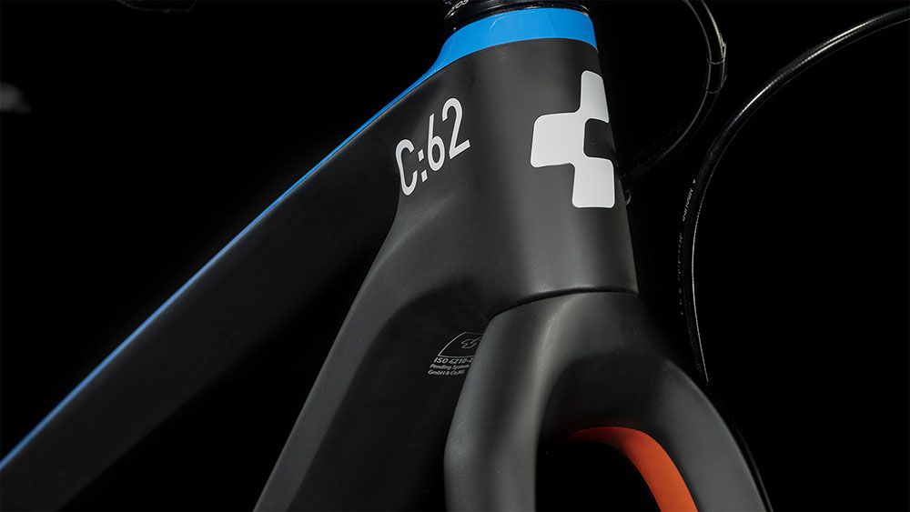 Cube Elite 240 C:62 Pro carbon´n´blue´n´red kaufen | Bike-Discount