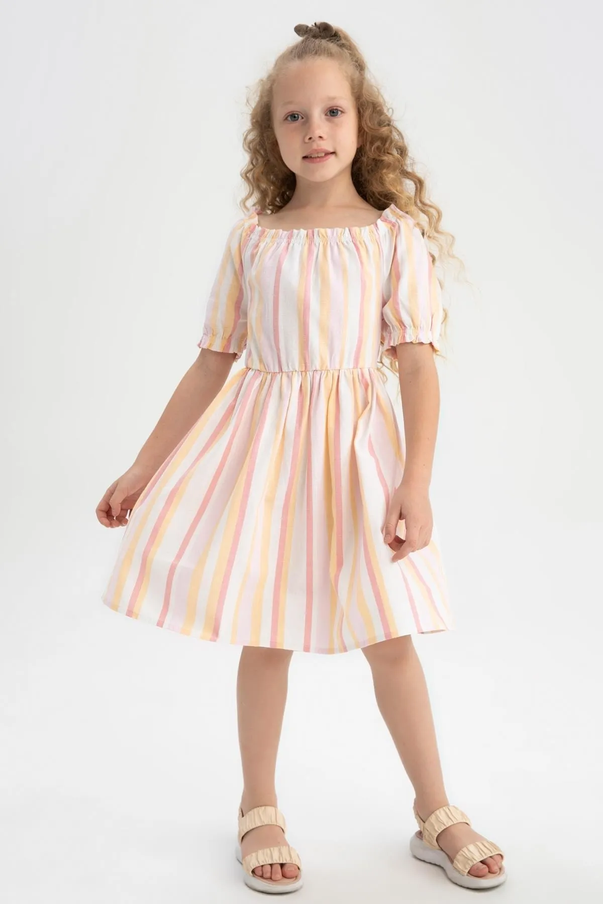 DeFacto  Gestreiftes Kurzarmkleid aus Baumwollleinen für Mädchen W7755a622sm