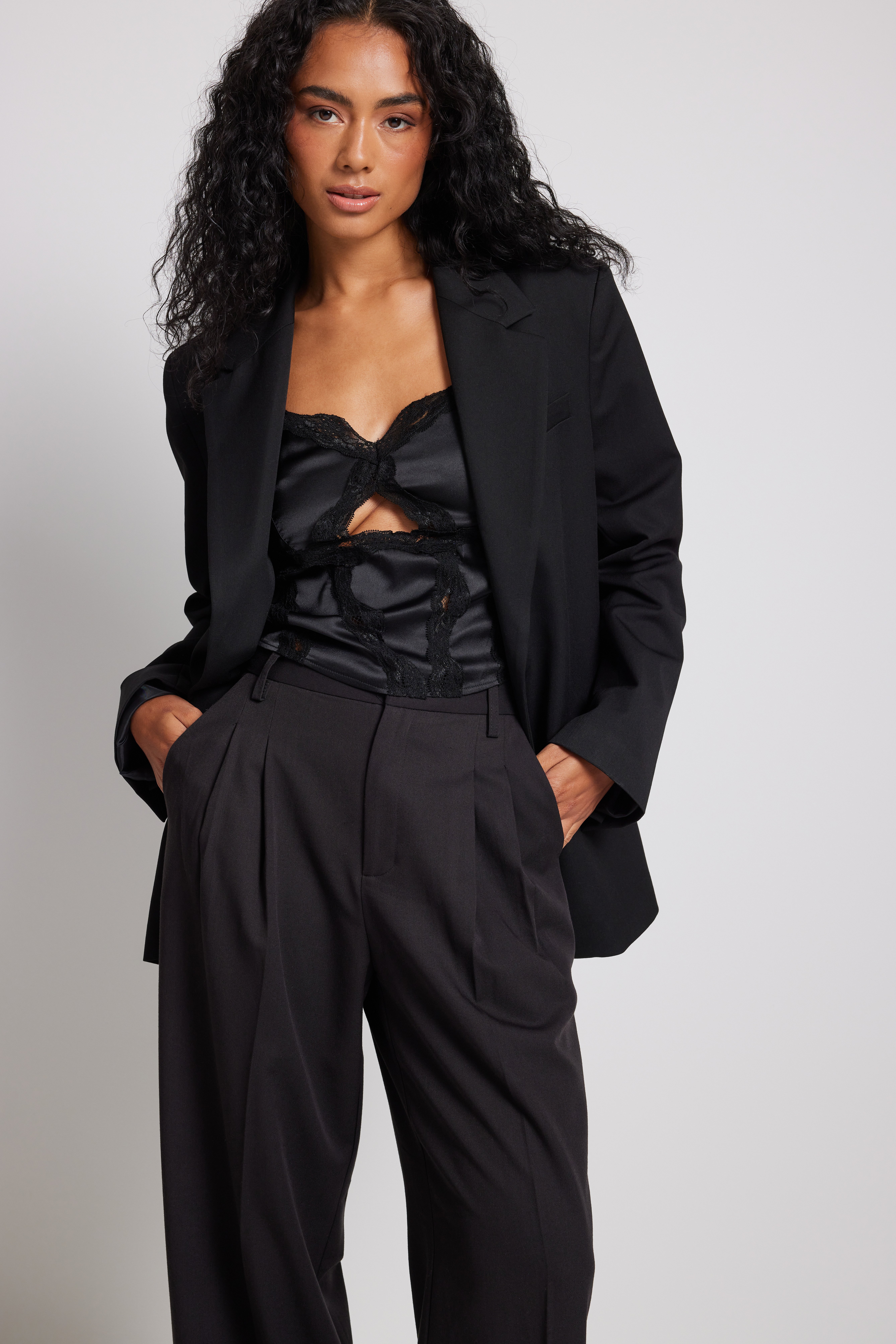 Spitzendetail-Top