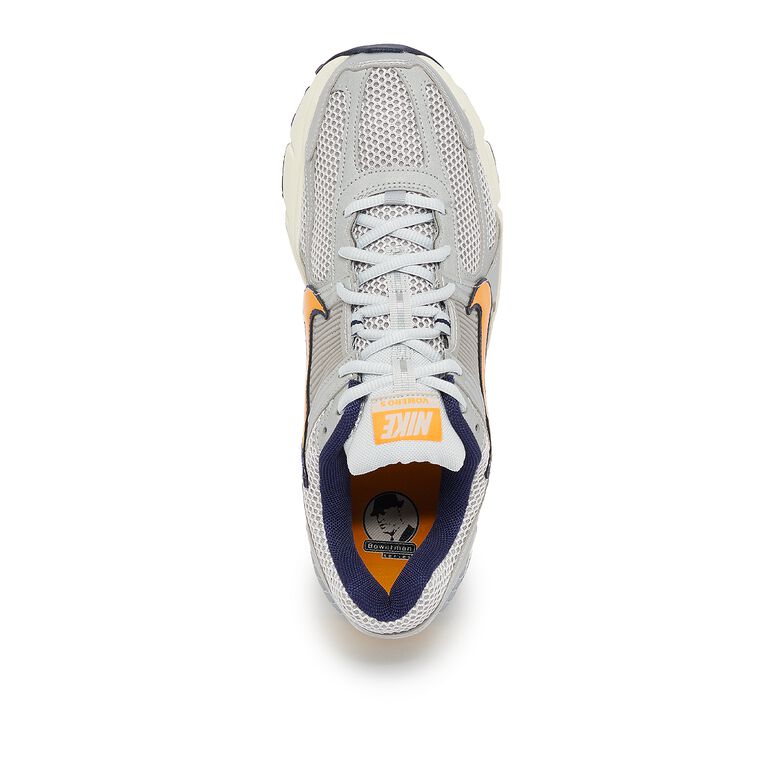 NIKE Zoom Vomero 5 