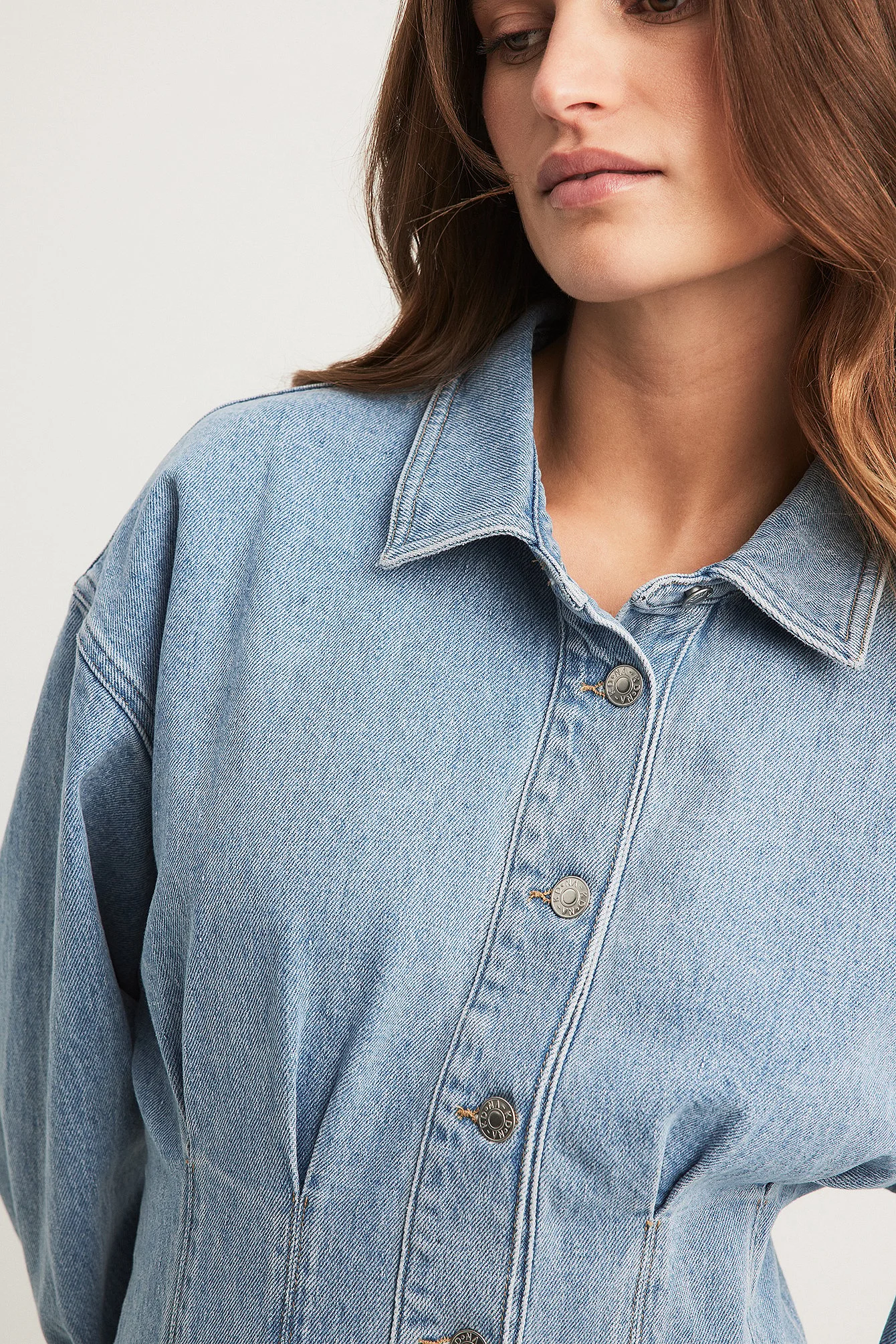 Kleid mit markanter Taille
