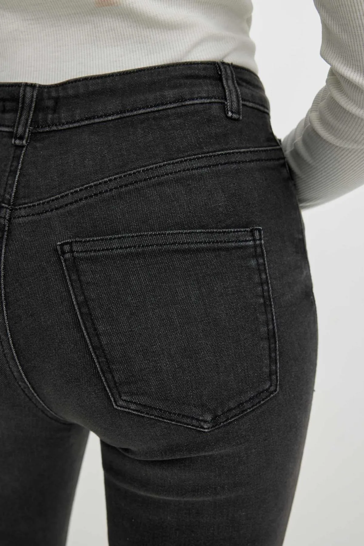 DeFacto  Skinny Fit Jeans mit hohem Bund und Röhrenjeans - Anna A6994ax23wn