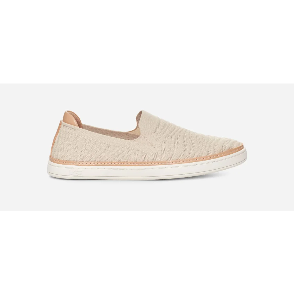 UGG Sammy Wavy 1125017-SSKT / weiss