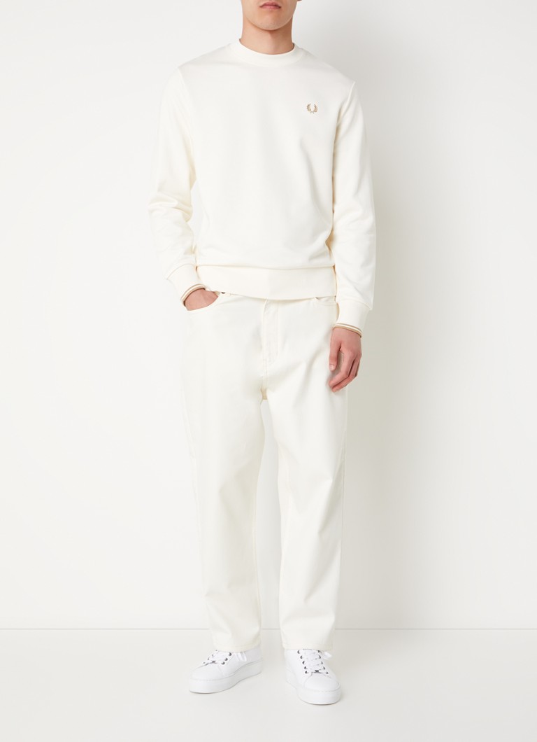 Sweter Fred Perry z okrągłym dekoltem i haftowanym logo