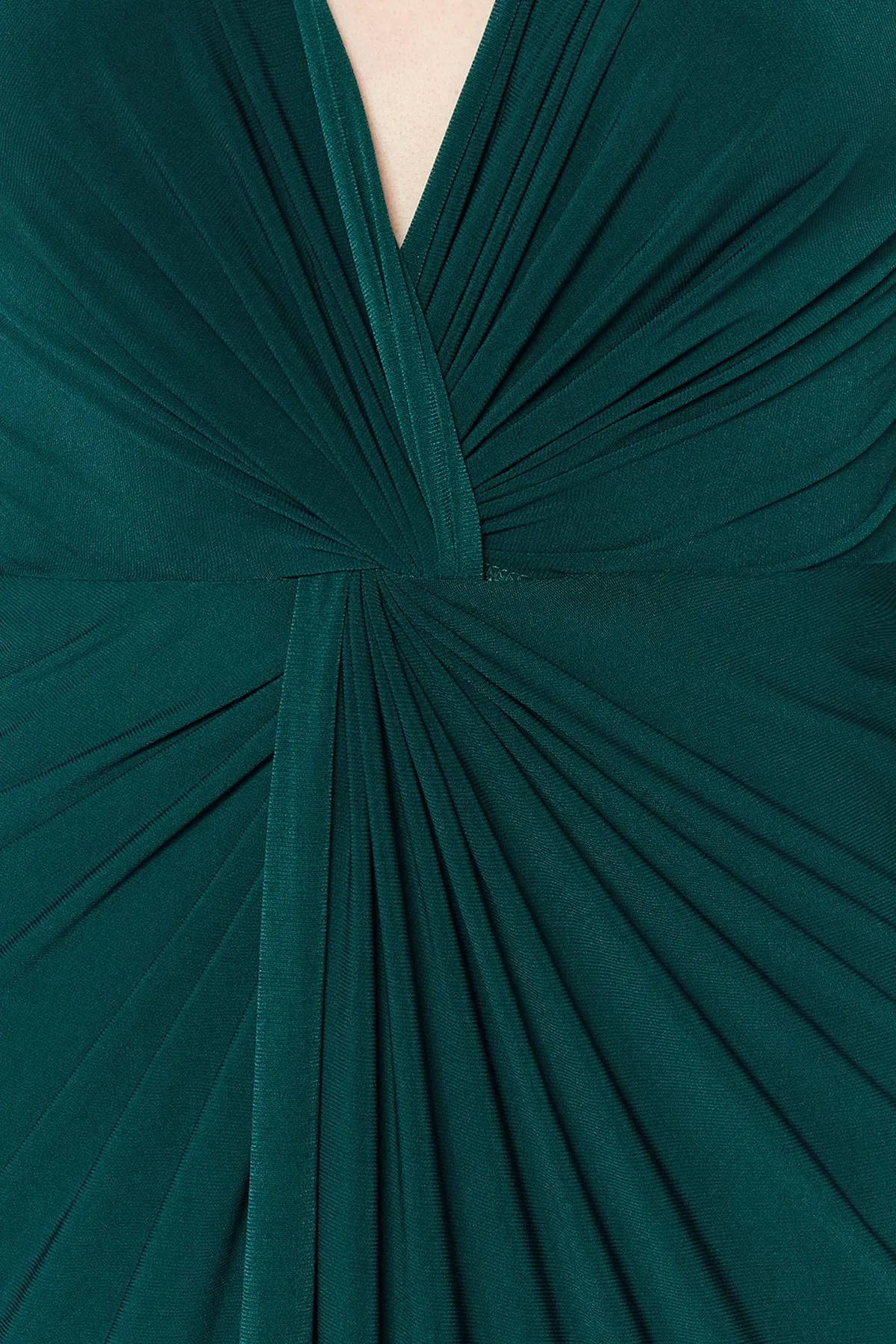 Trendyol Collection  Smaragdgrünes gefüttertes langes Abendkleid aus Strick TPRSS19UT0099