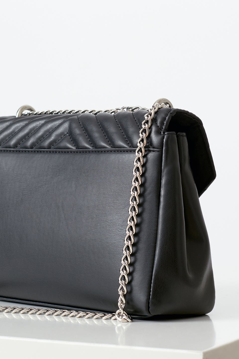 Quilted shoulder bag