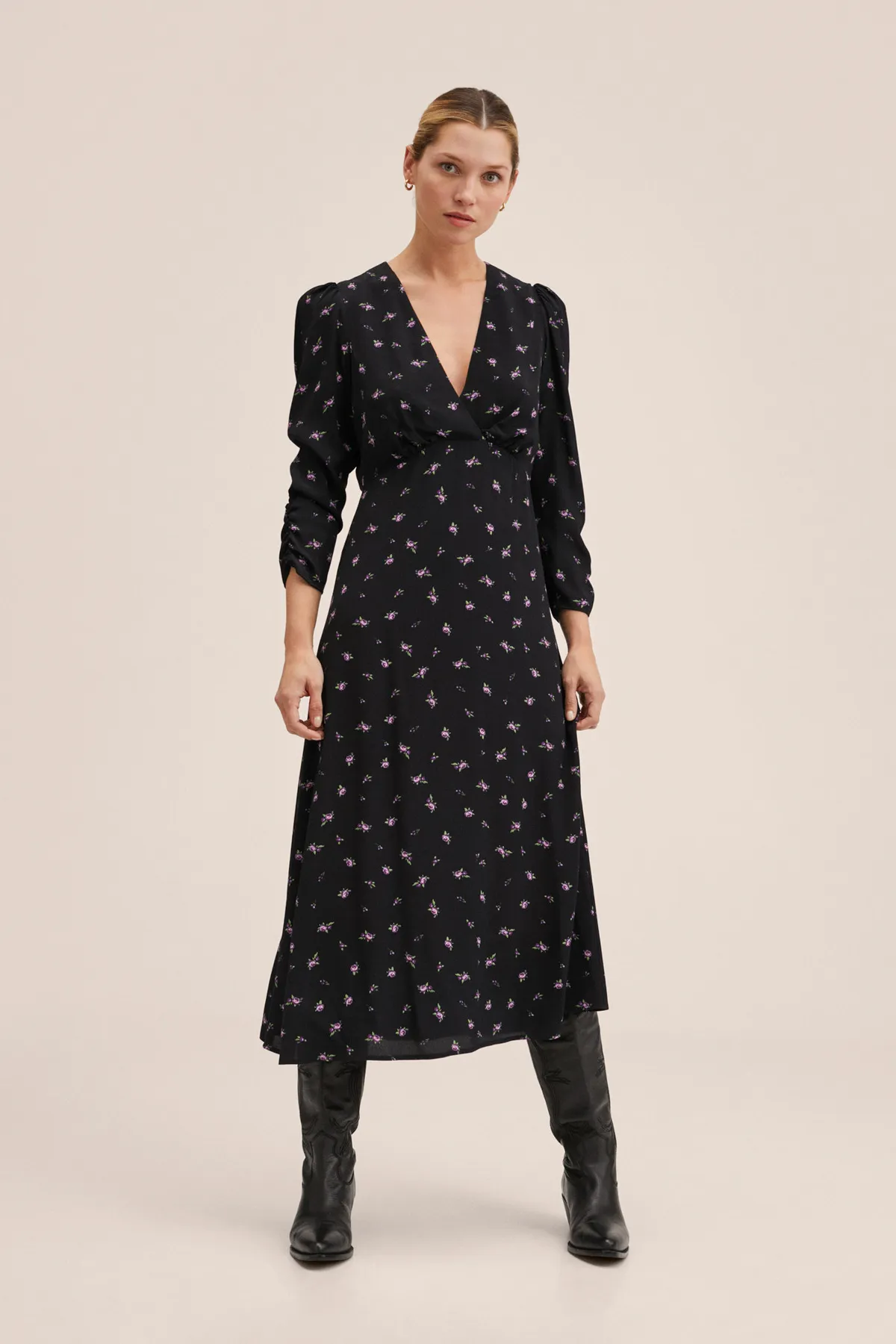 MANGO  27004016 Kleider und Overalls Schwarz