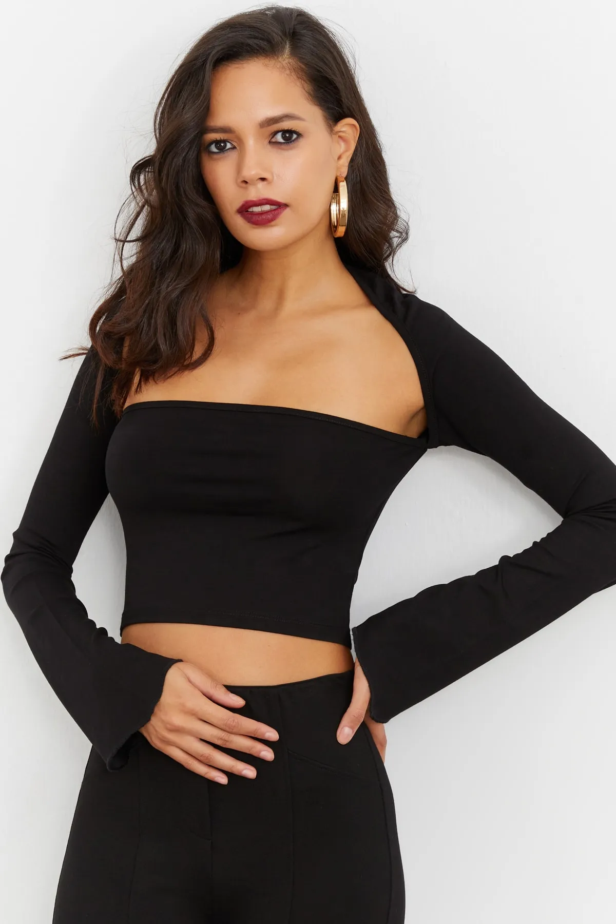 Cool & Sexy  Schwarze Crop-Bluse mit Fensterausschnitt für Damen B1905