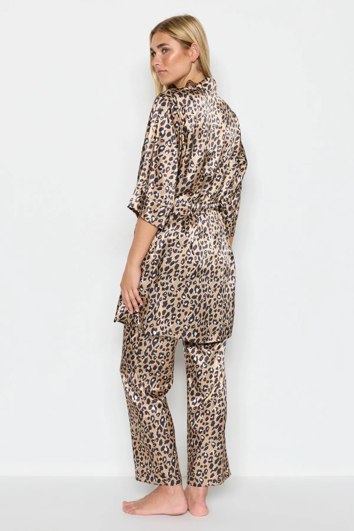 C&City  045 Gemustertes 3-teiliges Satin-Pyjama-Set für Damen Braun/Leopard