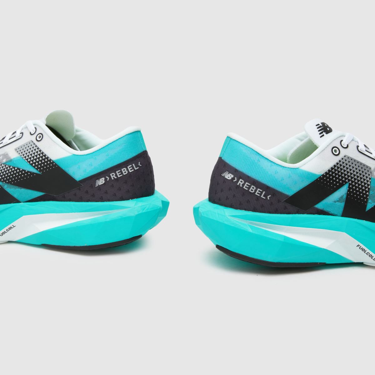 New Balance Fuelcell Rebel V4 cipők kék multiszínűek