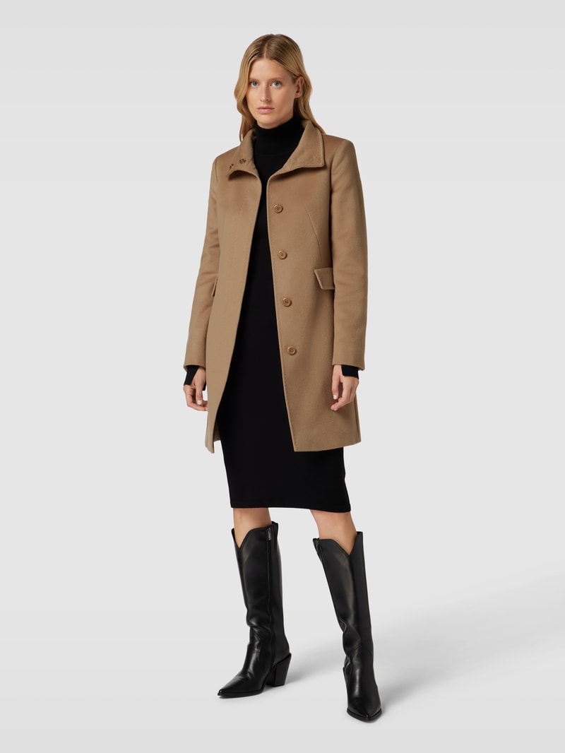 Wollmantel aus Lanawolle mit Stehkragen und Pattentaschen in camel