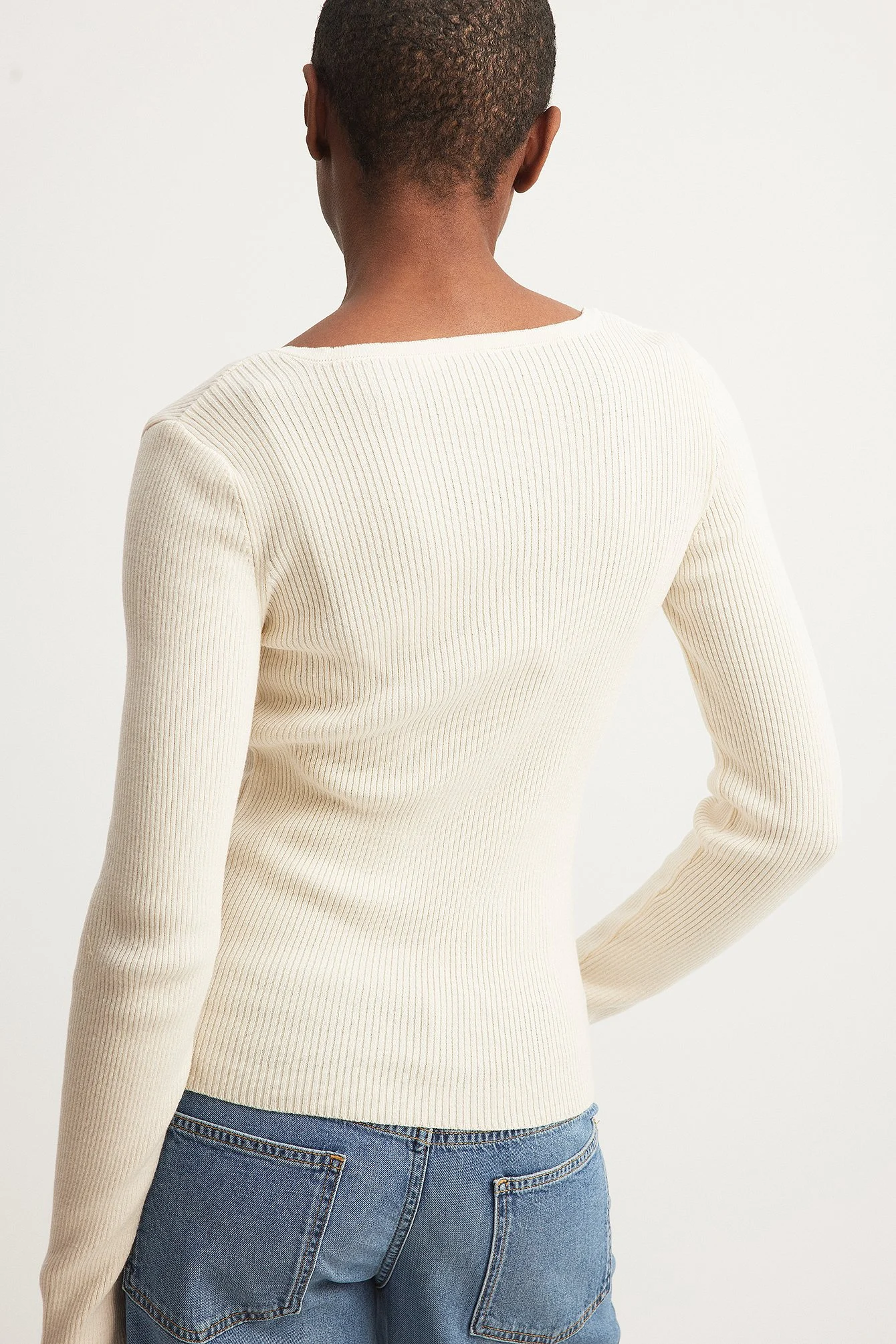 Leichter Ripp-Strickpullover mit V-Detail