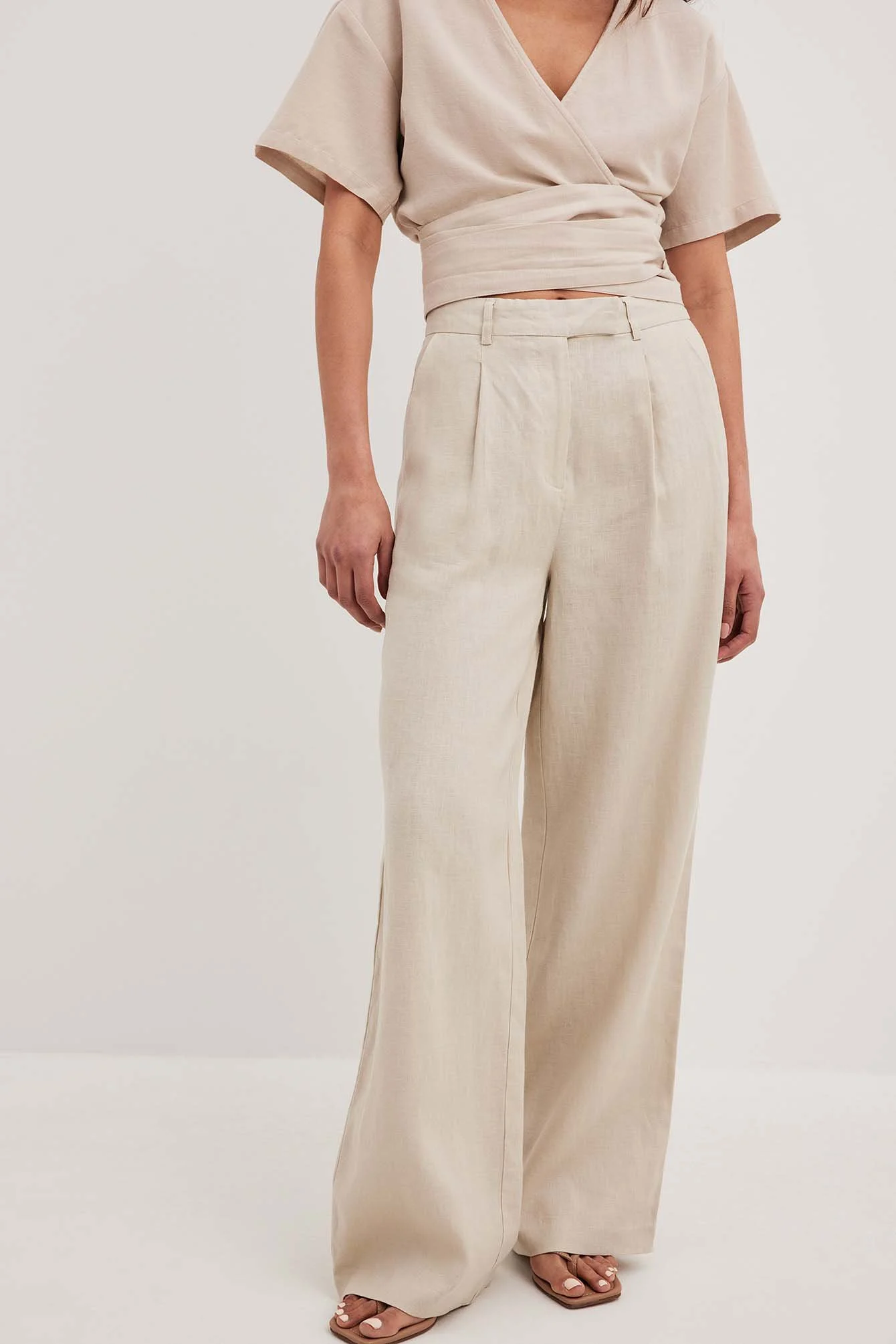 Leinenhose mit weiten Beinen