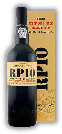 Ramos Pinto 10 Years Quinta de Ervamoira RP10 Tawny Port Ramos Pinto 10 Years Quinta de Ervamoira RP10 Tawny Port Diese Assemblage mit einem Durchschnittsalter von 10 Jahren ist eine gereifte, fruchtige Tawny-Variante. Alter 10 J. - 0,75	 Liter - Vol