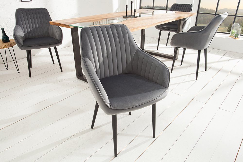 riess-ambiente Polsterstuhl TURIN silbergrau / schwarz (Einzelartikel, 1 St), Esszimmer · Samt · Metall · mit Armlehne · Retro Design