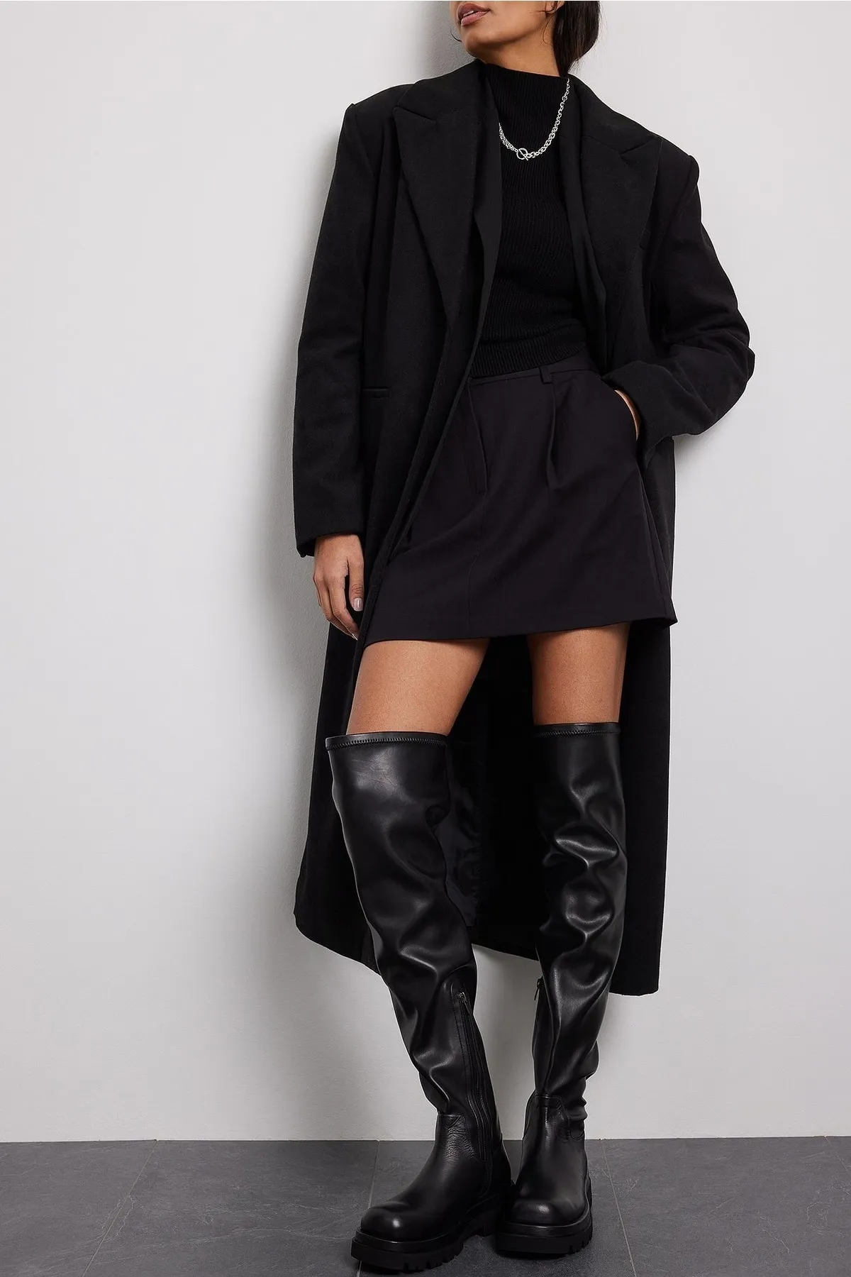 NA-KD  Klobige Overknee Stiefel