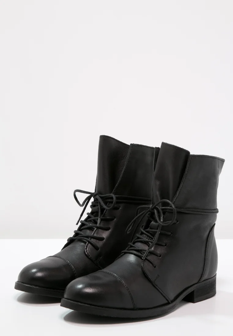 Botines con cordones Zign