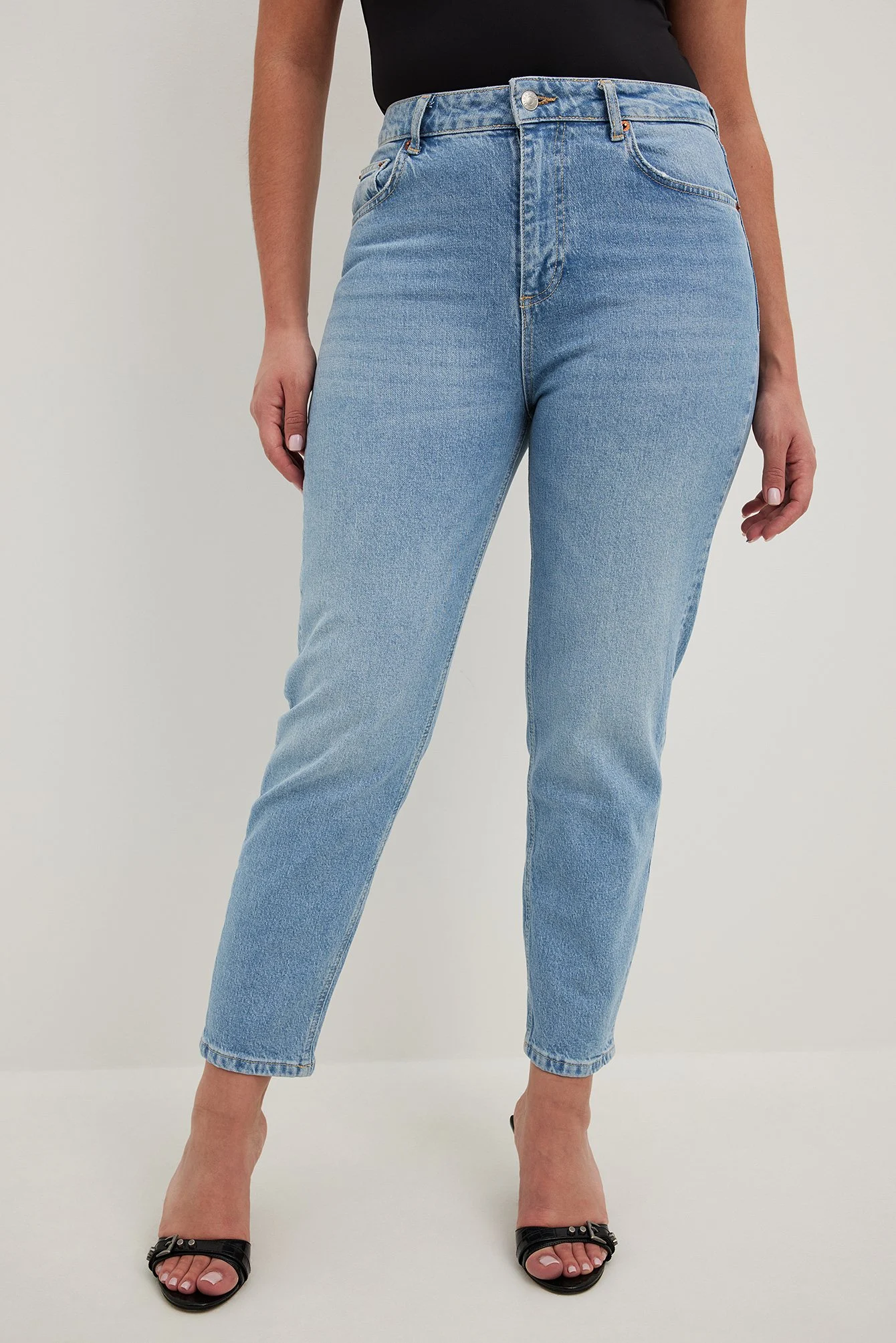 Mom Jeans mit hoher Taille