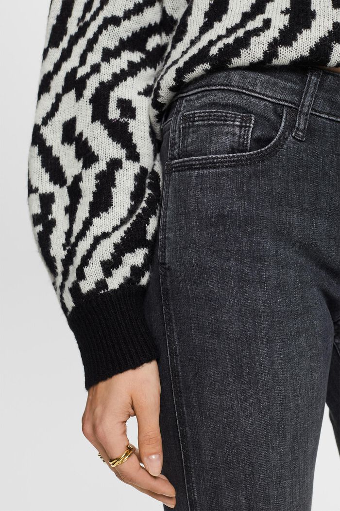 Jeans mit schmaler Passform und mittelhohem Bund