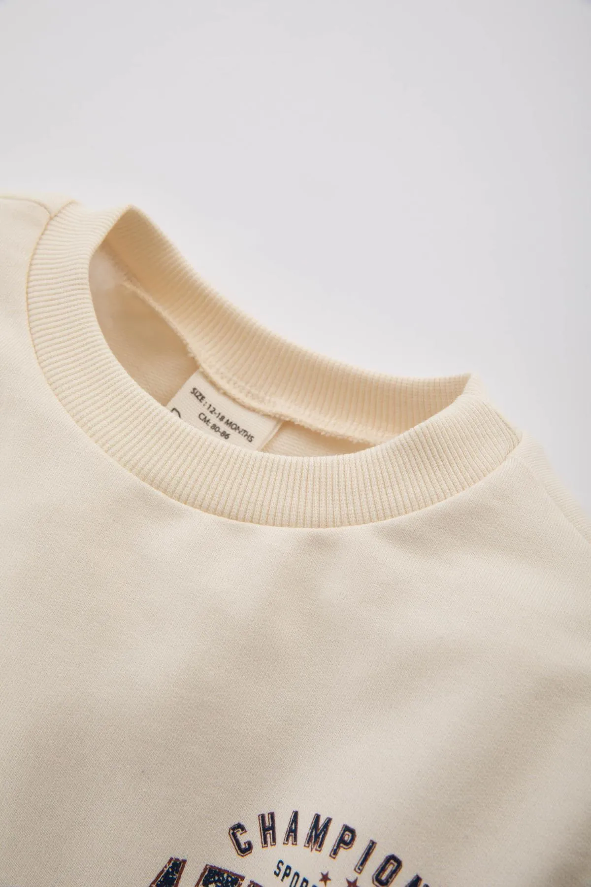 DeFacto  2-teiliges Set aus Sweatshirt und Jogginghose für Babys (Jungen) mit Aufdruck B8055a524sp