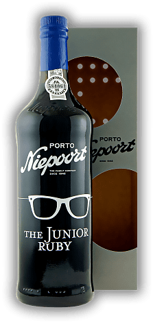 Niepoort The Junior Ruby Niepoort The Junior Ruby Ein fruchtbetonter, junger Portwein. 0,75	 Liter - Vol 19,5%