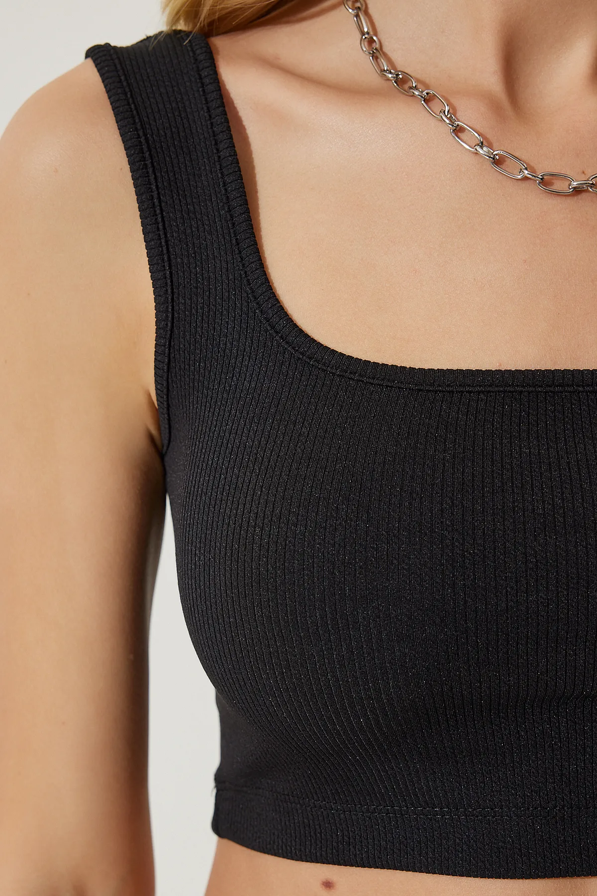 Happiness İstanbul  Schwarzes Strick-Set mit schmalem Bleistiftrock und Riemchen für Damen OW00041