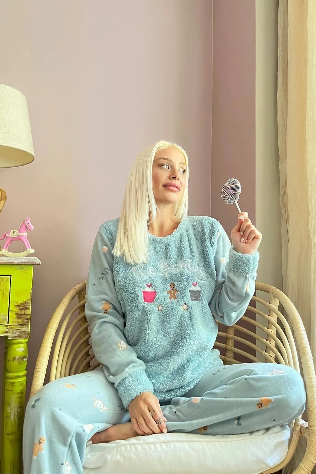 Pijamaevi  Mintgrünes, gemustertes Back-Pyjama-Set für Damen aus Plüsch