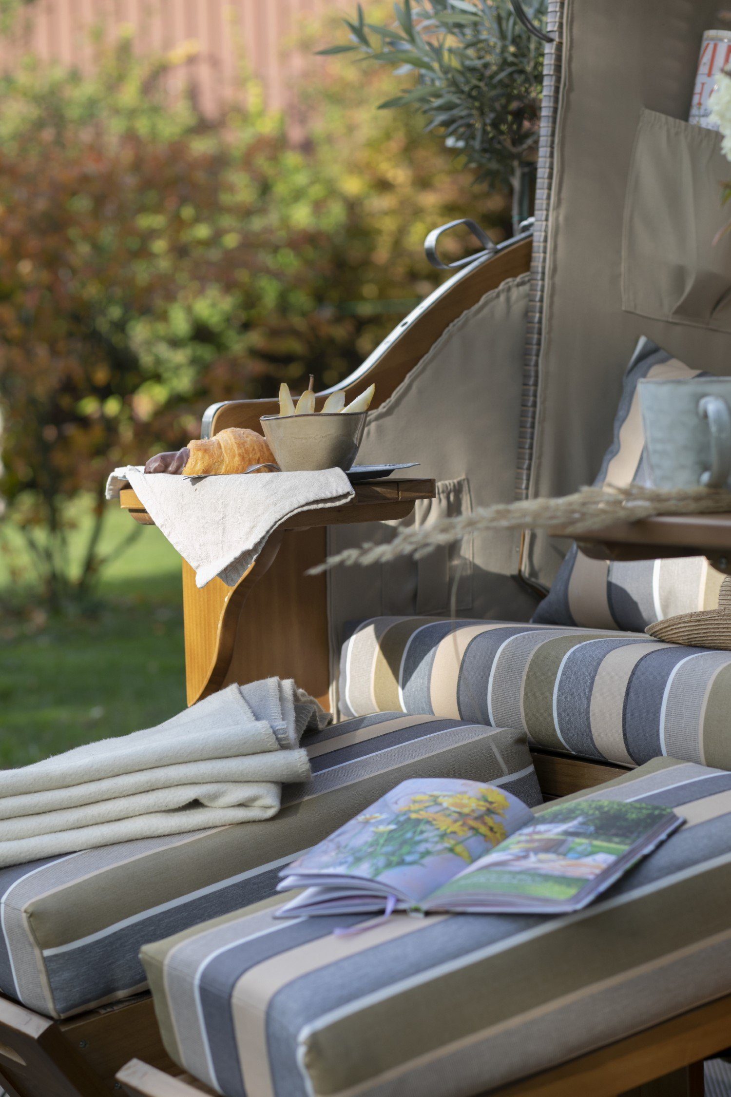 bene living Strandkorb Schleswig Pinie 2-Sitzer - PE mokka - Modell 557, BxTxH: 120x80x160 cm, Volllieger, Ostsee-Strandkorb Komplettset