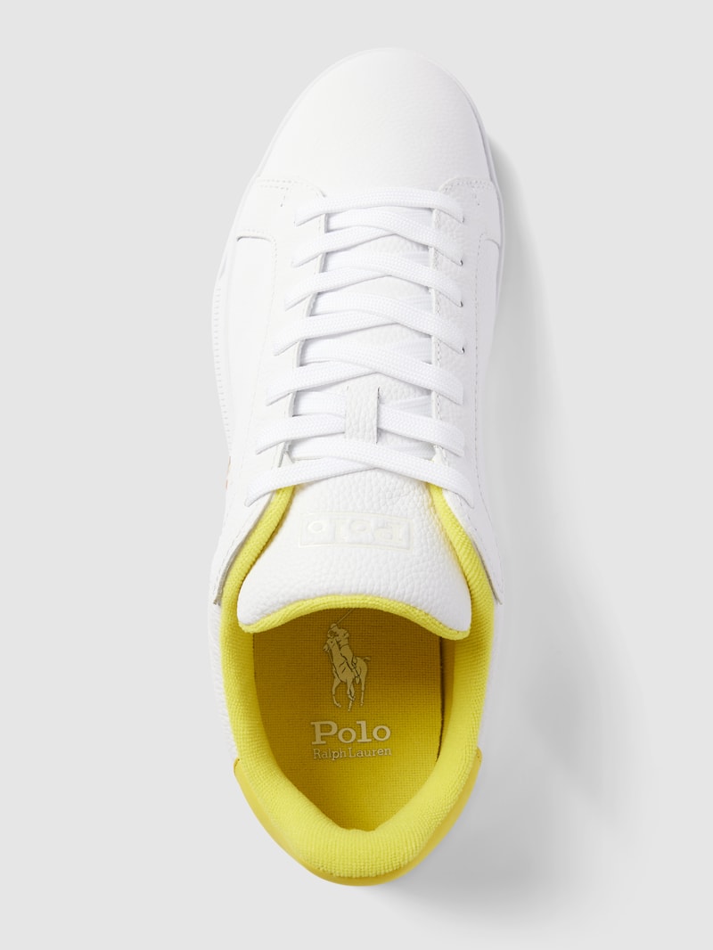 Sneaker mit Label-Details in weiß
