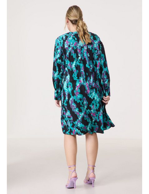 Ausgestelltes Printkleid