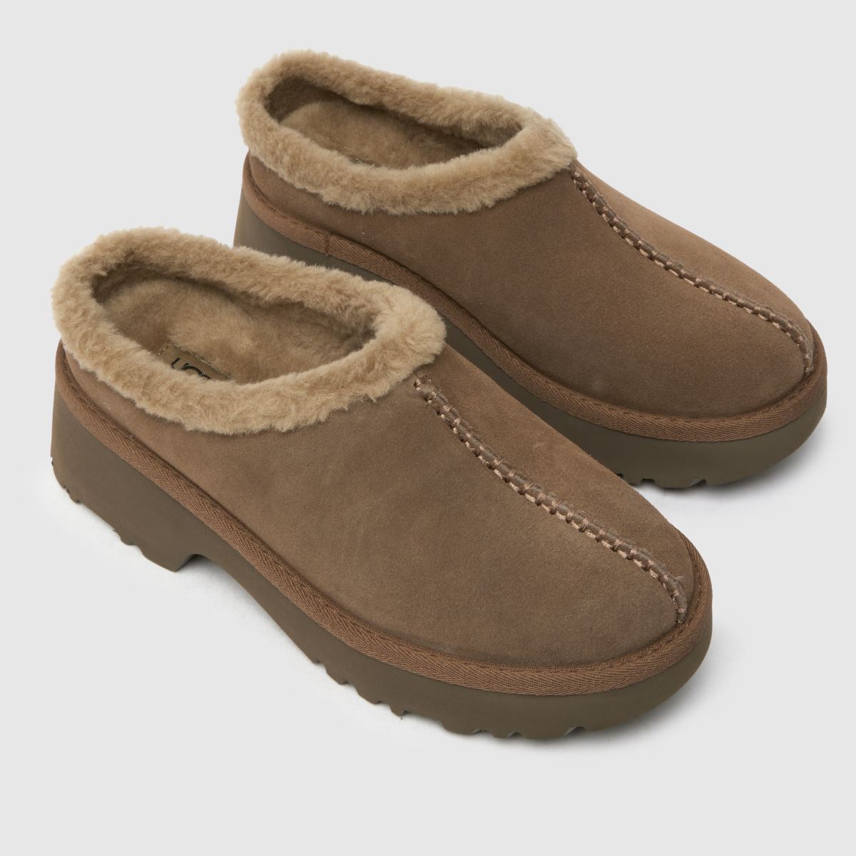 UGG New Heights Cozy klumpa szandál hikorizöldben