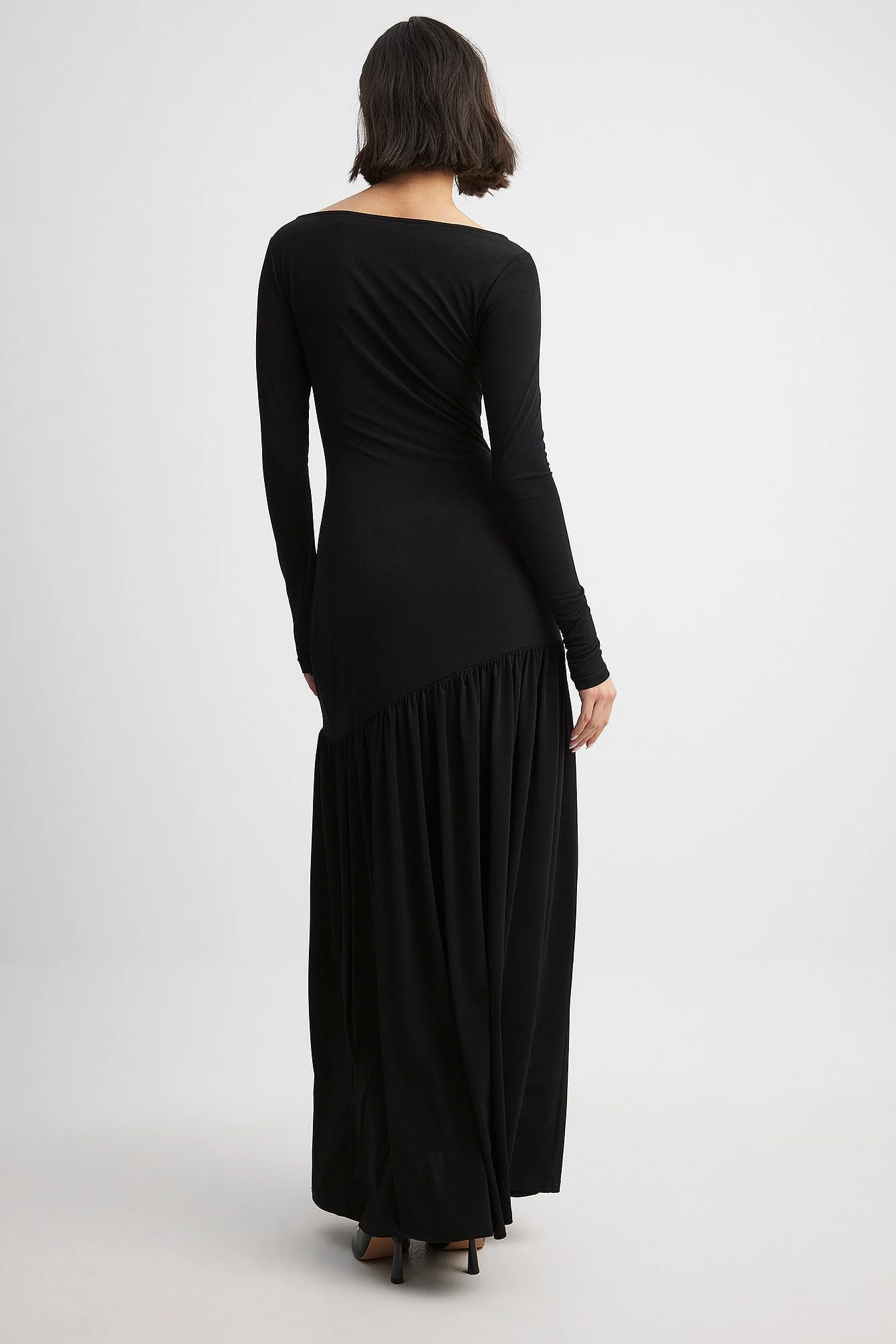 Langärmliges Jersey-Maxikleid mit Volantdetail