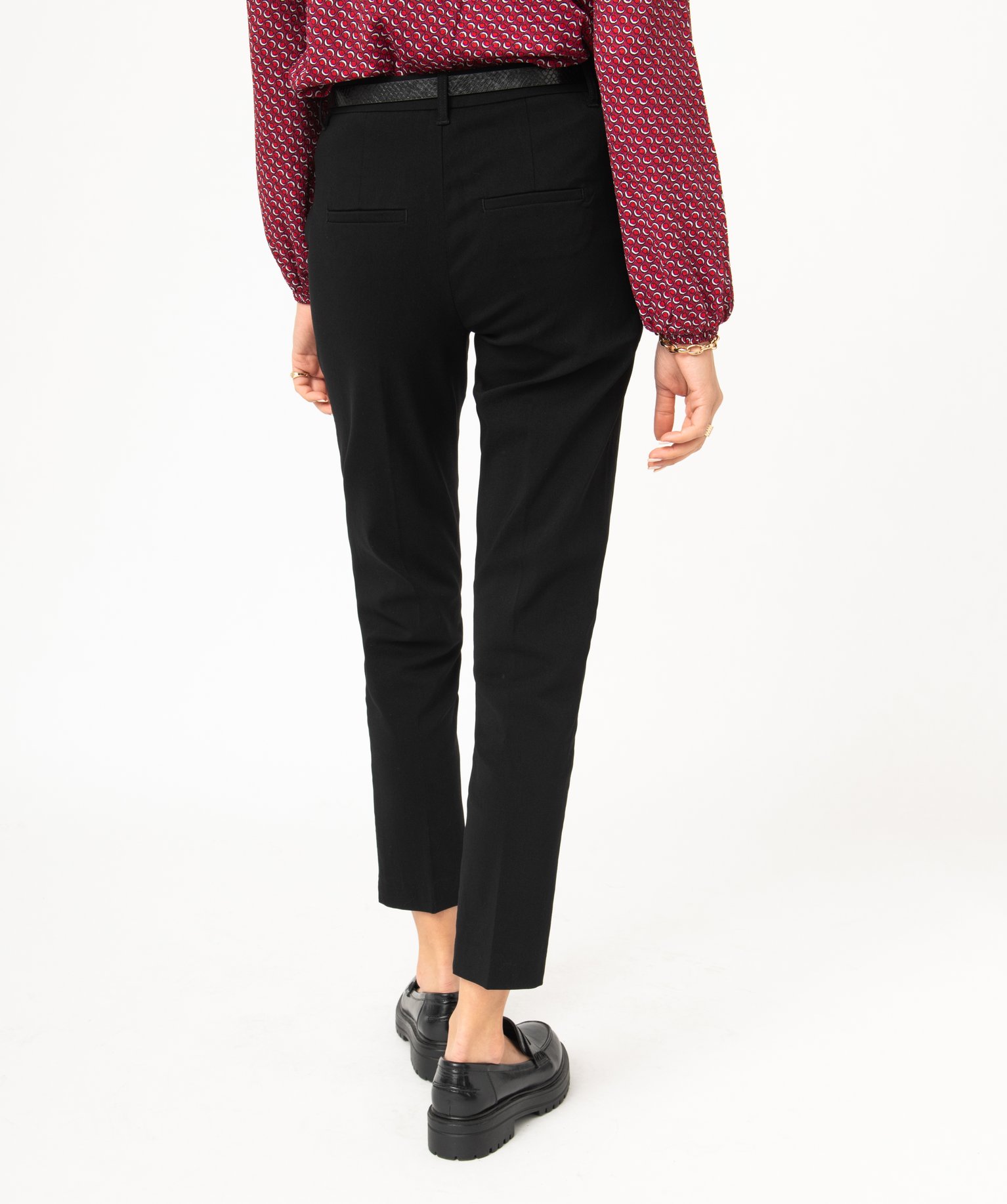 Pantalon en toile extensible coupe slim femme avec ceinture noir | GEMO