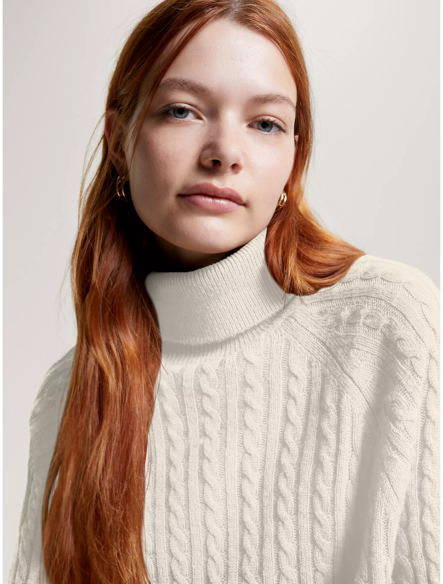 Wool Cable Knit Turtleneck Sweater
