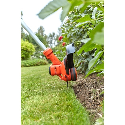 Black & Decker BCSTA536B-XJ trimer za travo 36 V brez baterij in polnilnika 33 cm