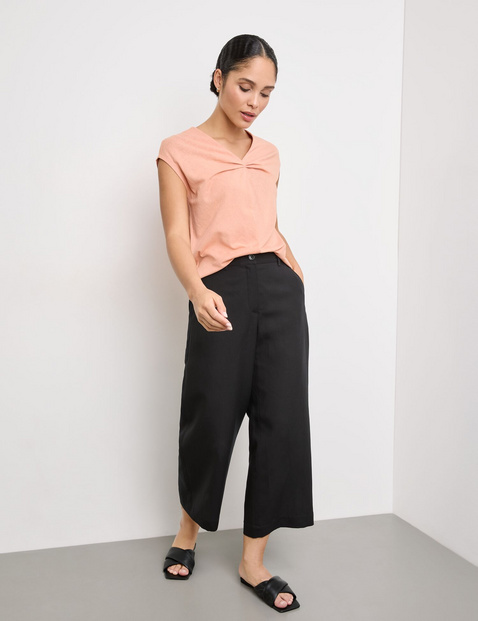 Kurzarmshirt mit Faltendetail
