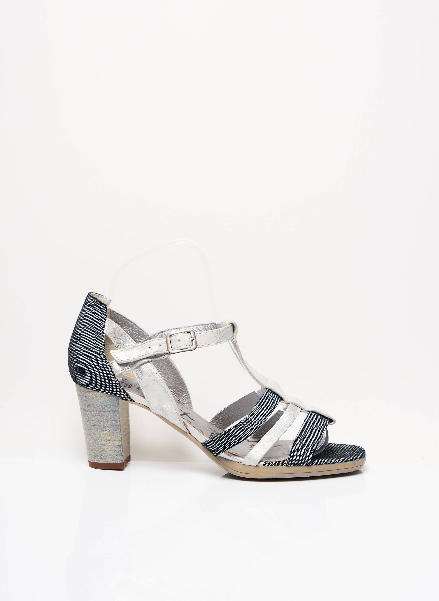 Un Tour En Ville Sandales Nu Pieds Femme couleur gris