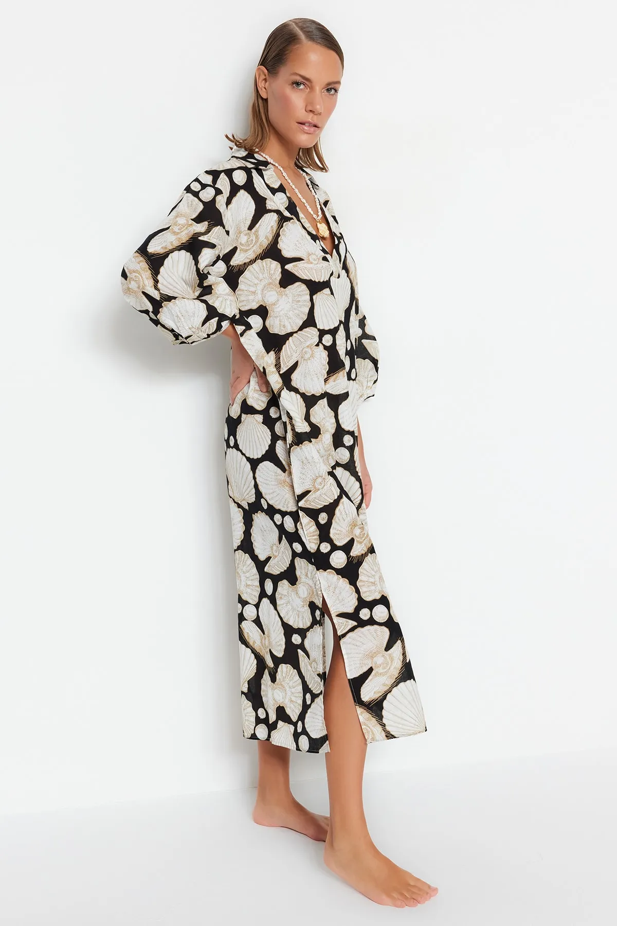 Trendyol Collection  Unter Wasser gemustertes, weit geschnittenes Midi-Strandkleid aus 100 % Baumwolle TBESS22EL0009